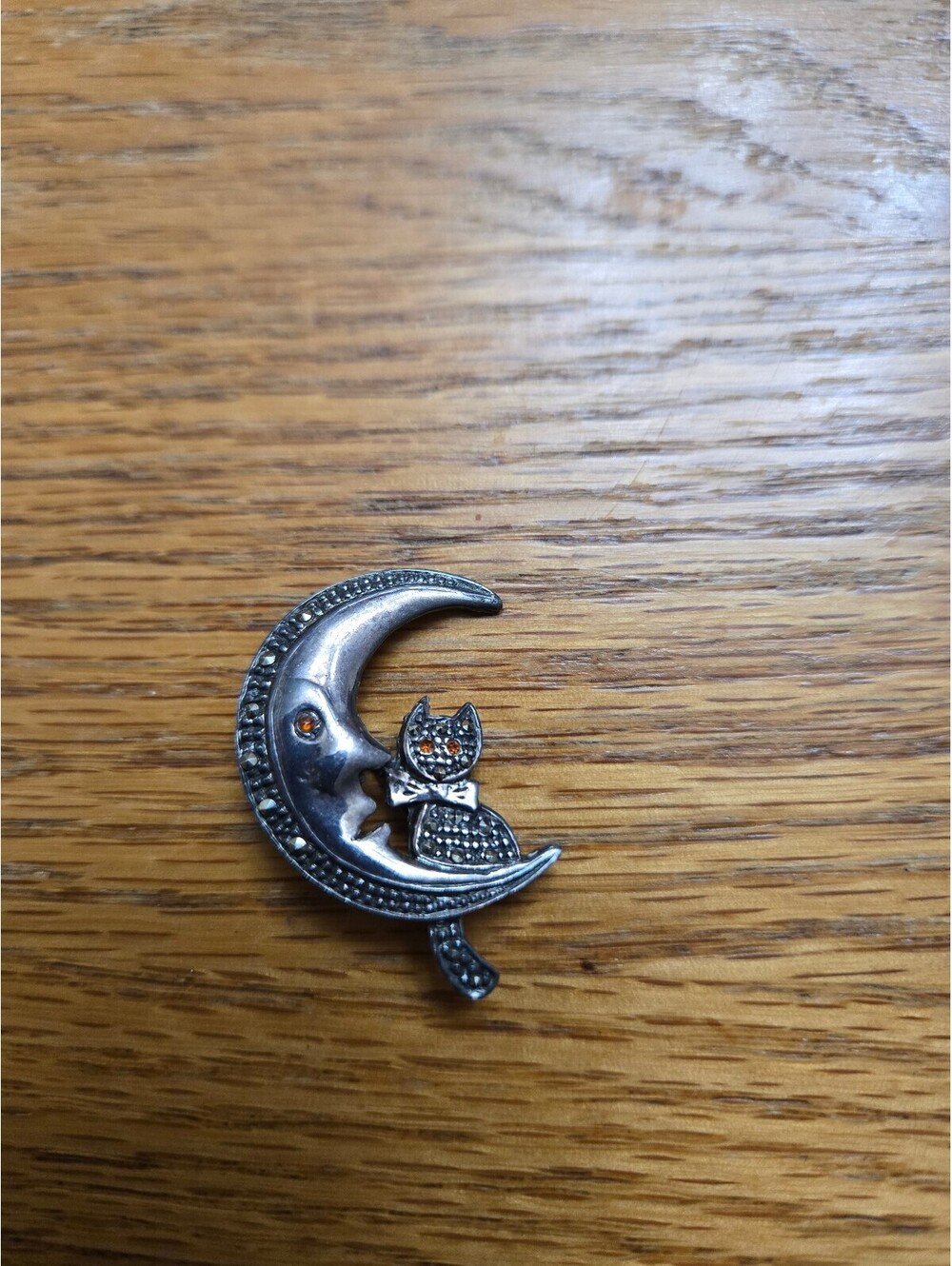 Signed TH Vintage Sterling Silver Marcasite Kitten Cat On Moon Brooch Pin